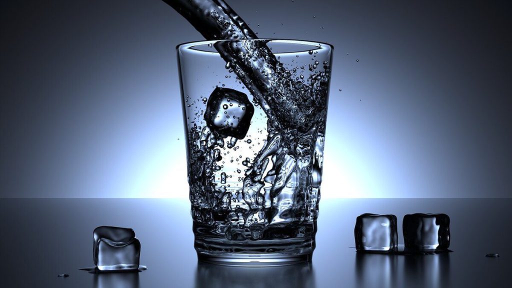 2 техники со стаканом воды для исполнения желаний